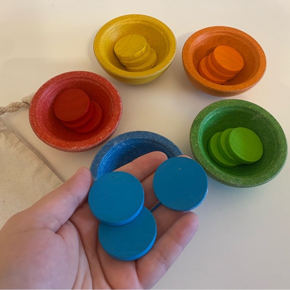 Plan Toys Sort & Count Cups - Picture 4 of 8